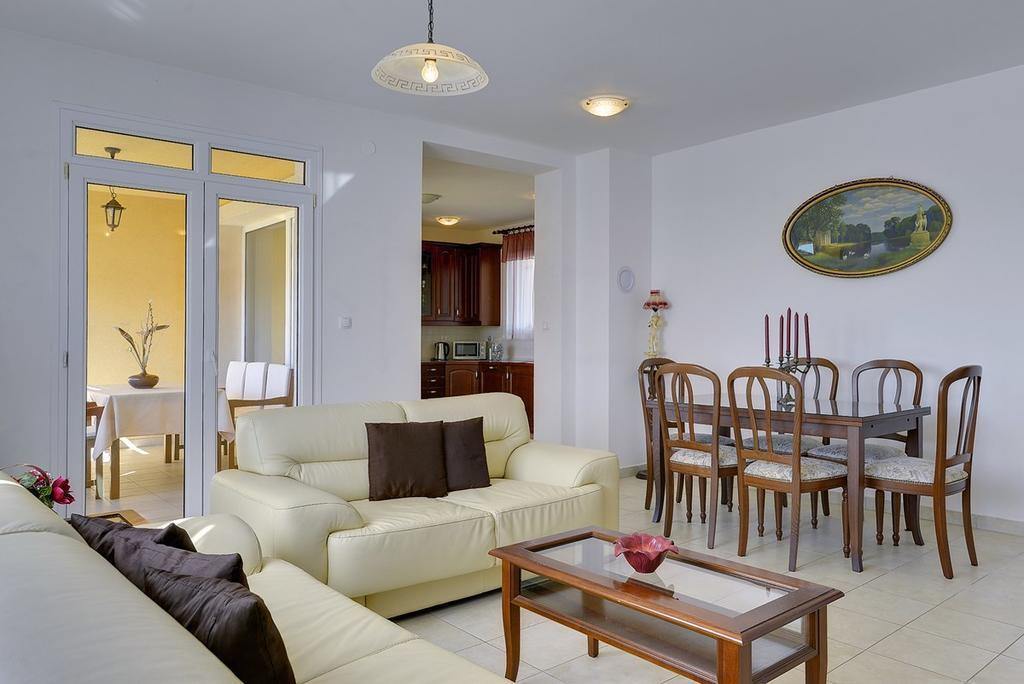 Apartment Bella Pula Ngoại thất bức ảnh