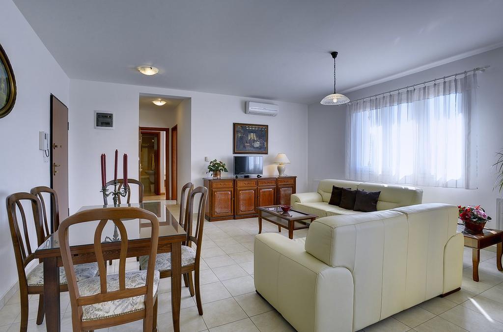 Apartment Bella Pula Ngoại thất bức ảnh