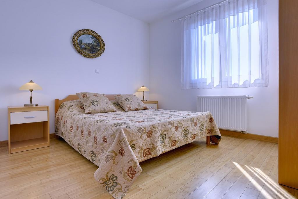 Apartment Bella Pula Ngoại thất bức ảnh